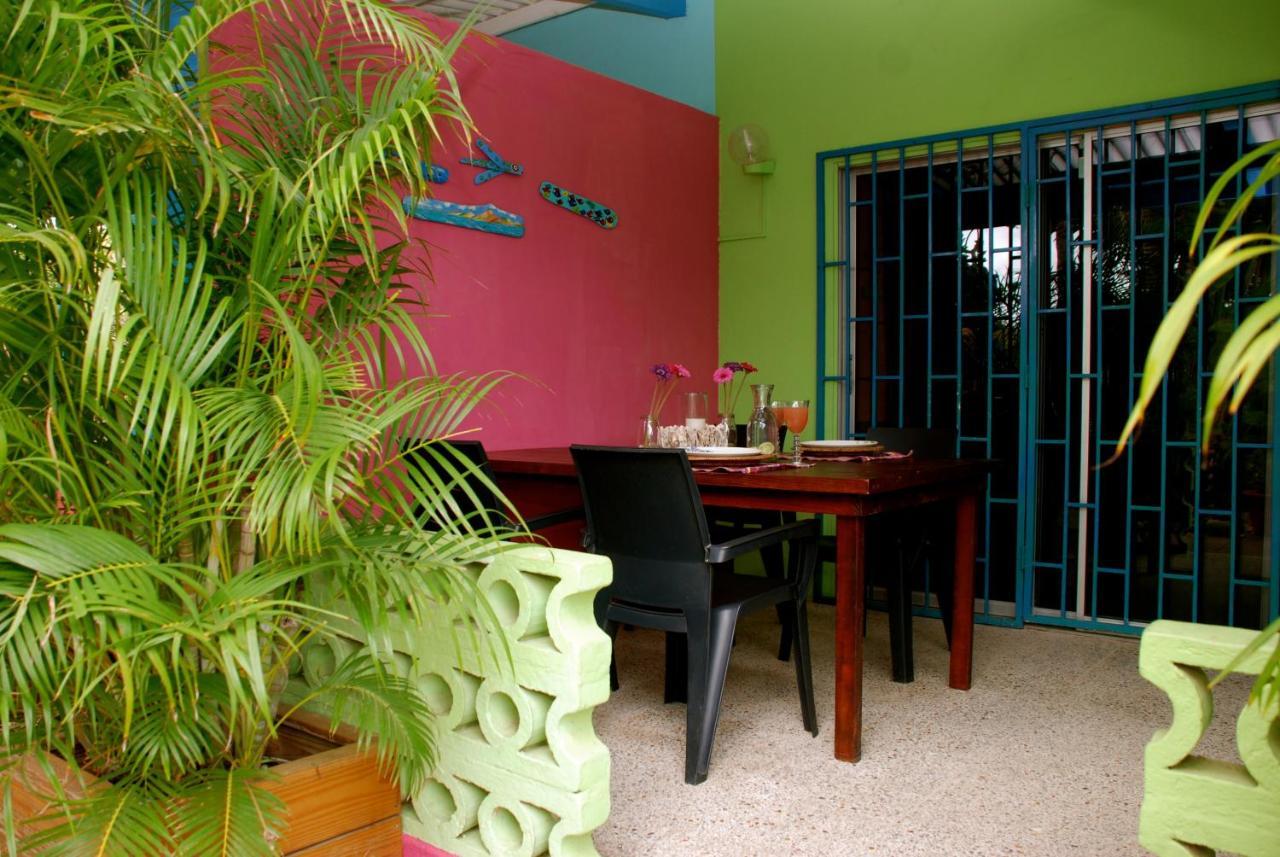 וילמסטאד Caribbean Flower Apartments מראה חיצוני תמונה