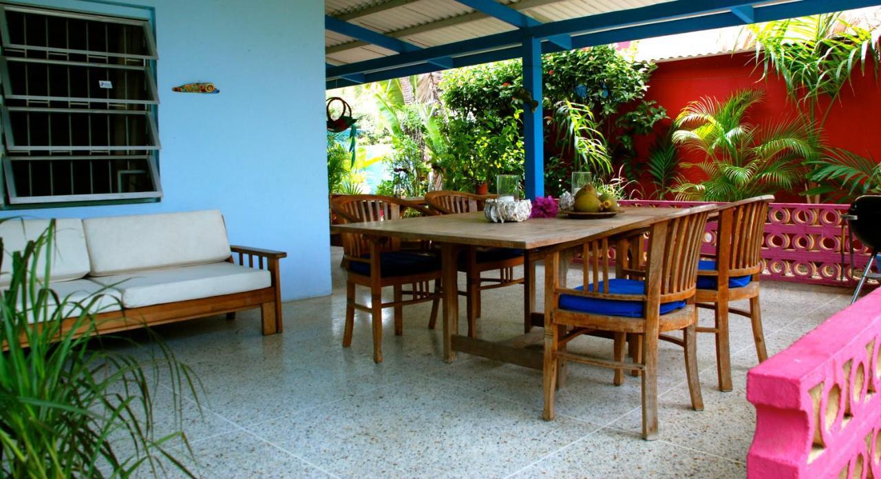 וילמסטאד Caribbean Flower Apartments חדר תמונה