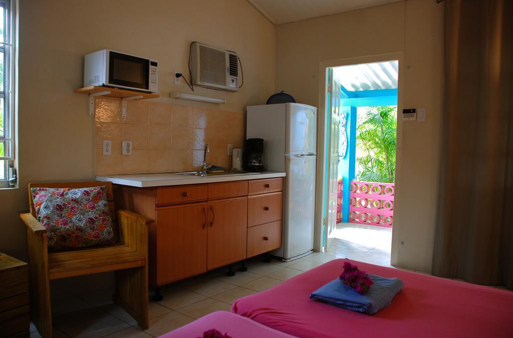 וילמסטאד Caribbean Flower Apartments מראה חיצוני תמונה