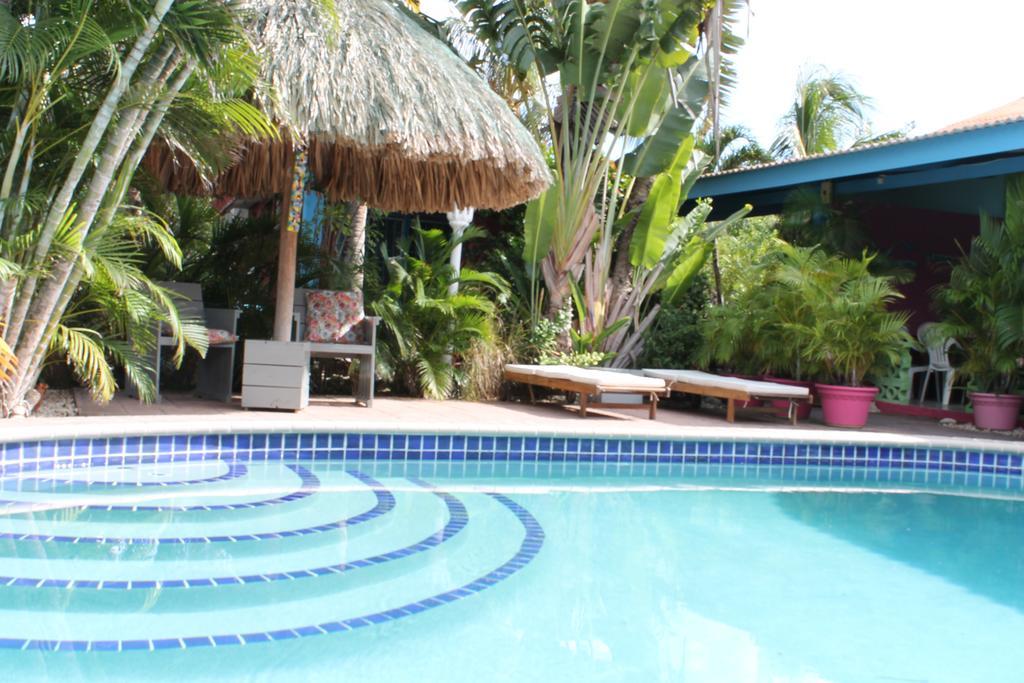 וילמסטאד Caribbean Flower Apartments מראה חיצוני תמונה