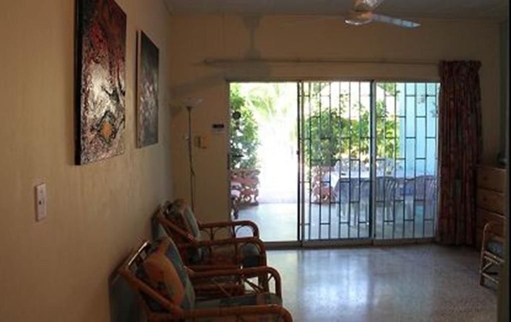 וילמסטאד Caribbean Flower Apartments מראה חיצוני תמונה