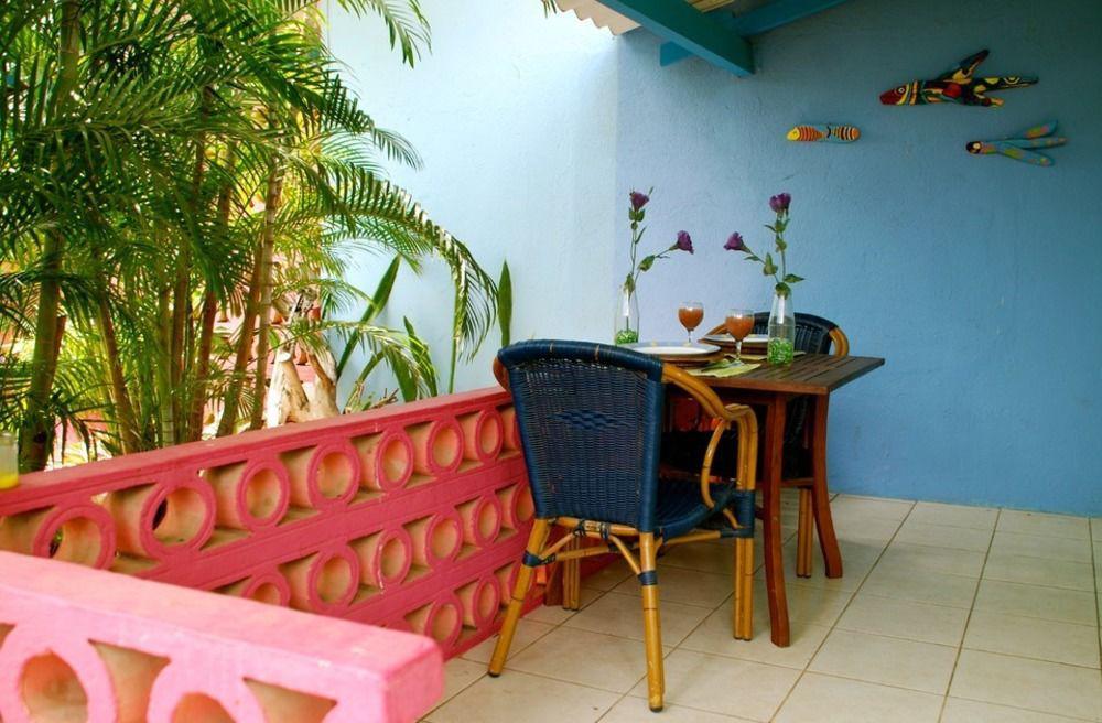 וילמסטאד Caribbean Flower Apartments מראה חיצוני תמונה